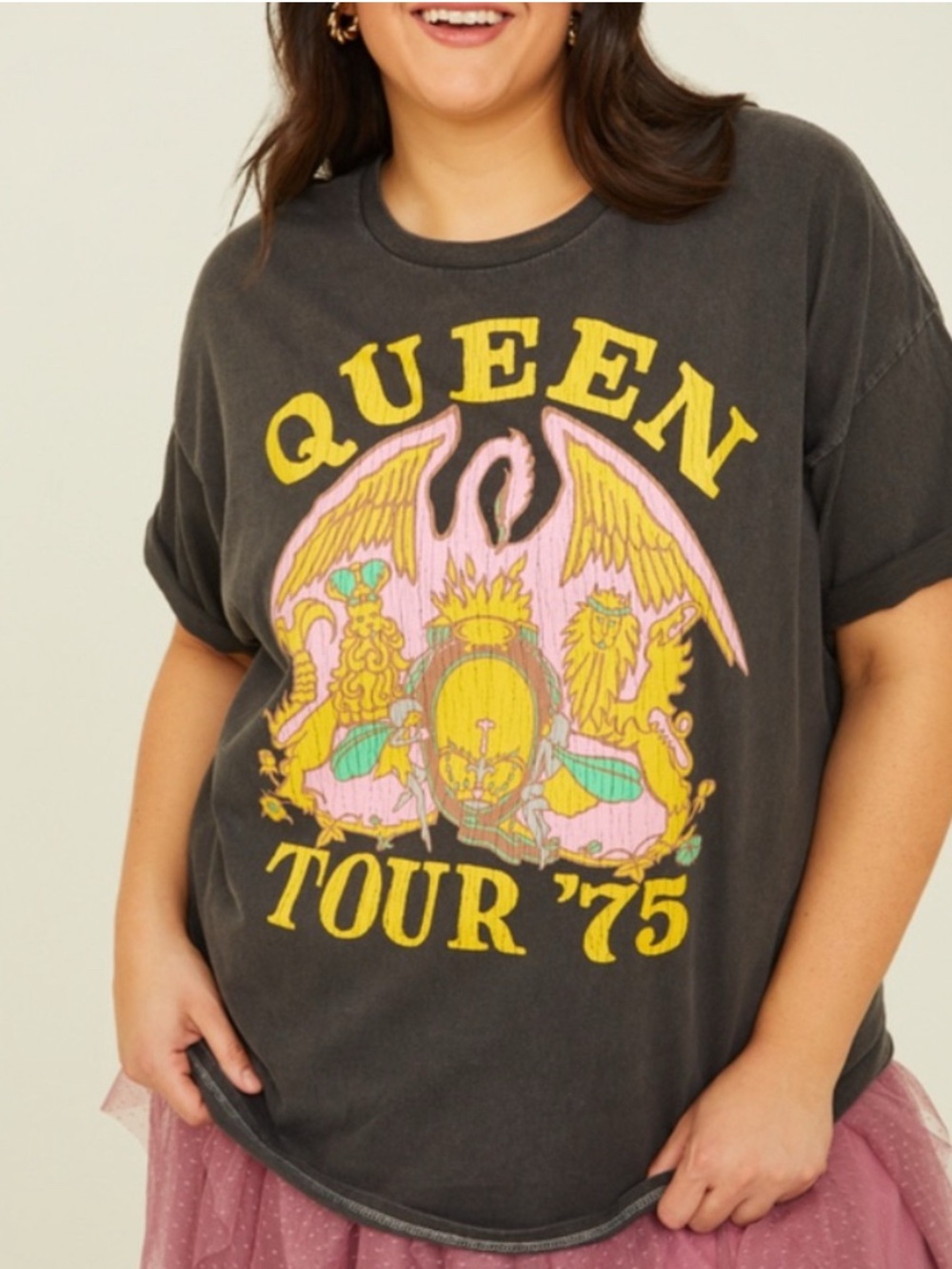 ARULA Gray, Yellow and Pink Distressed Queen Graphic Tee, Size X/A 1x